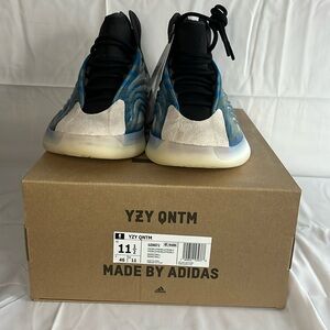 YZY QNTM
